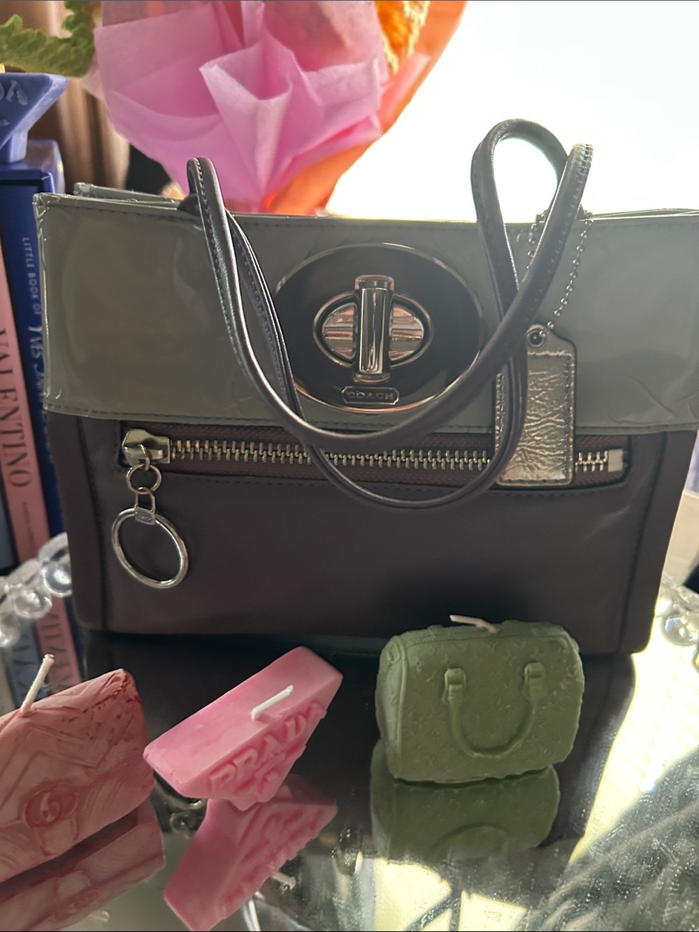 Coach mauve and lavender Turnlock Satchel

RARE
EUC

8.5x6.5x3